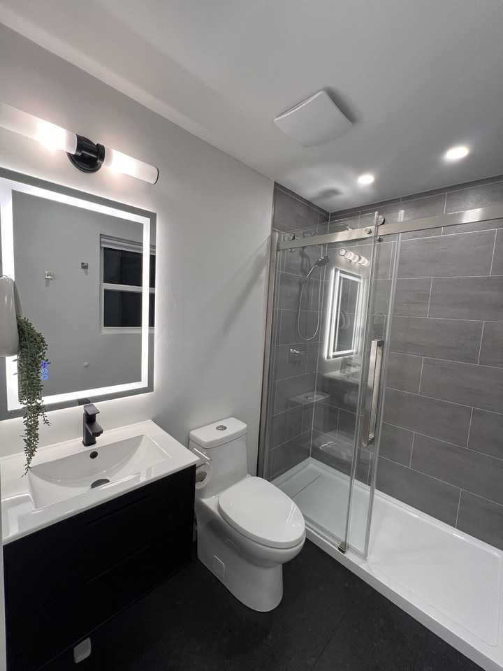 214 W 7th St #214 - Photo 2 of 35