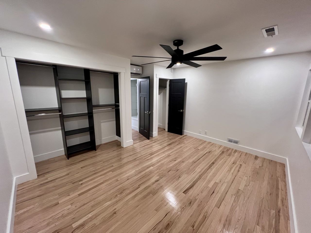 214 W 7th St #214 - Photo 4 of 35