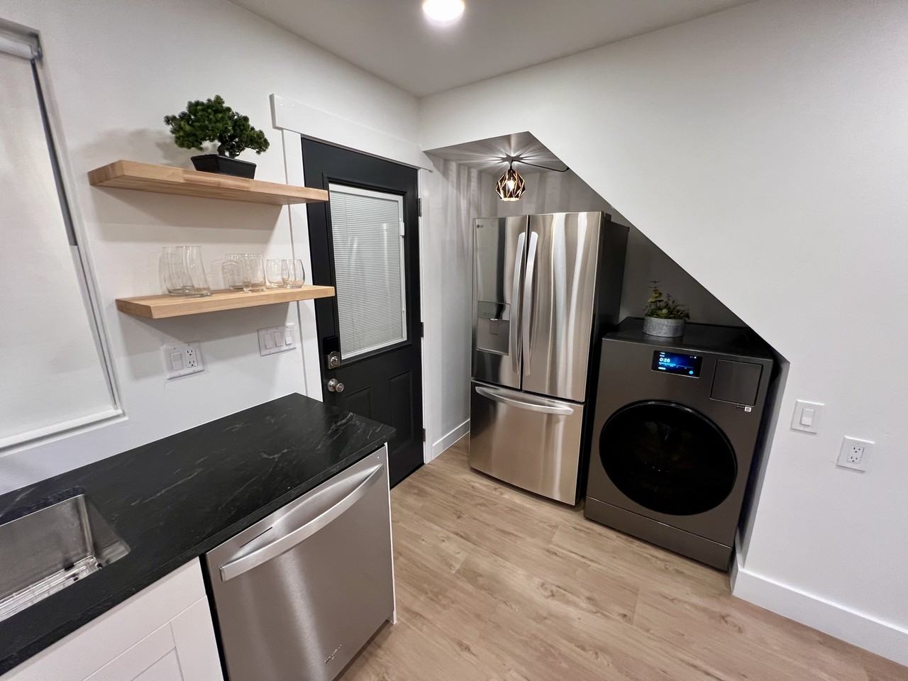 214 W 7th St #214 - Photo 6 of 35