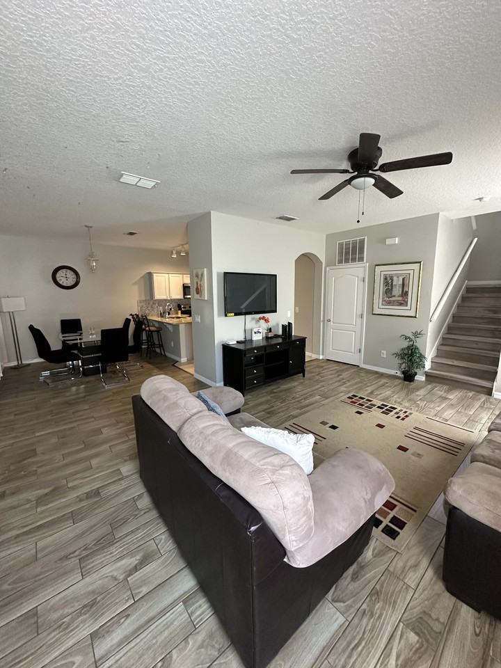 1737 Royal Ridge Dr #NA - Photo 3 of 22