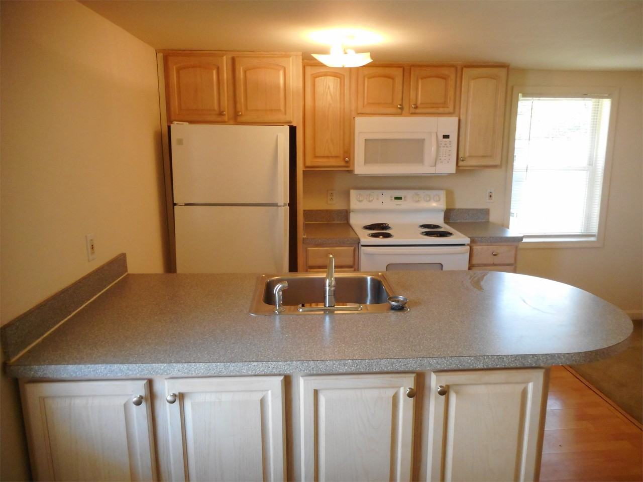 571 Otsego St #B - Photo 6 of 18