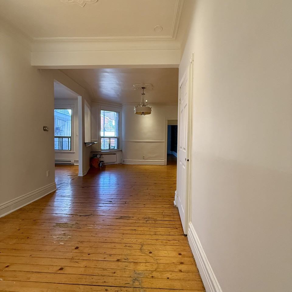 4143-47 rue Clark - Photo 3 of 9