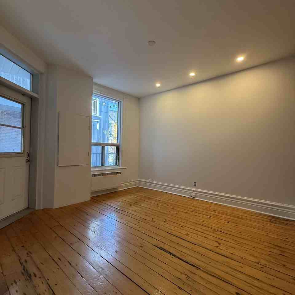 4143-47 rue Clark - Photo 6 of 9