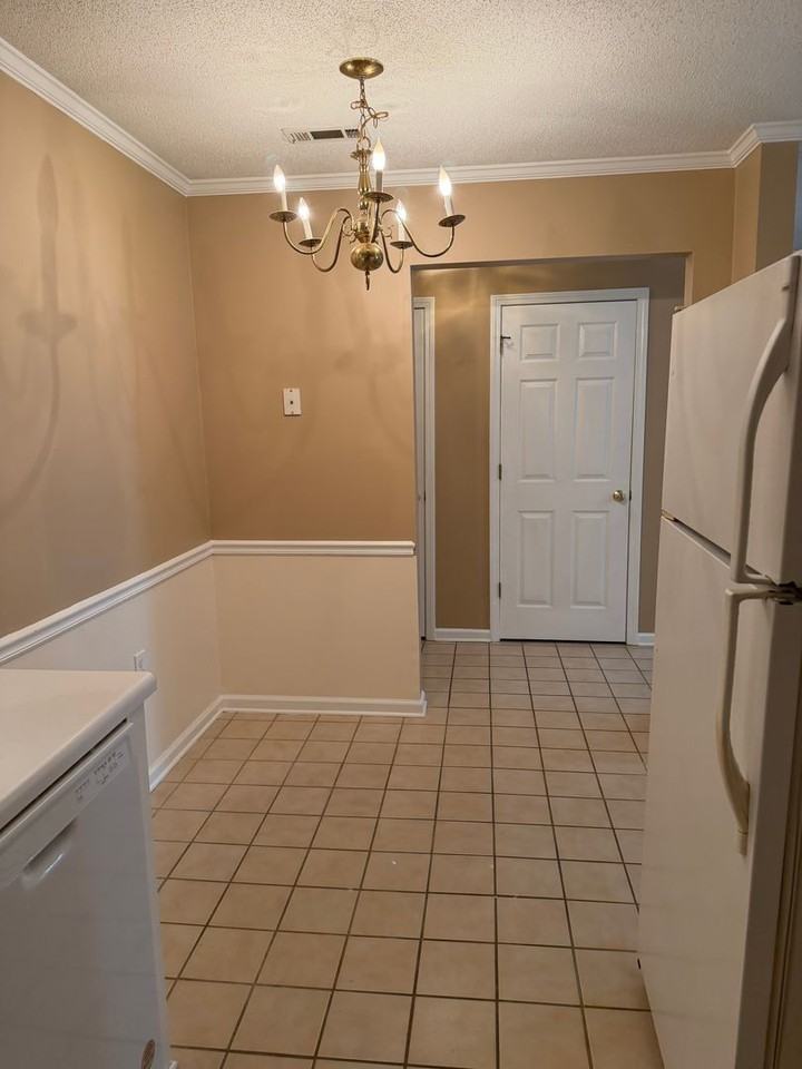 9755 Leyland Dr - Photo 7 of 15