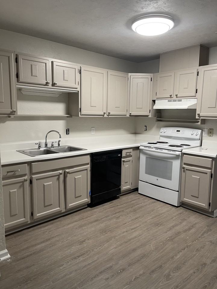 4199 Brewster Rd #B - Photo 2 of 6