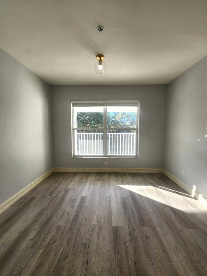 965 Tarpon Cove Driveunit 202 #202 - Photo 7 of 23