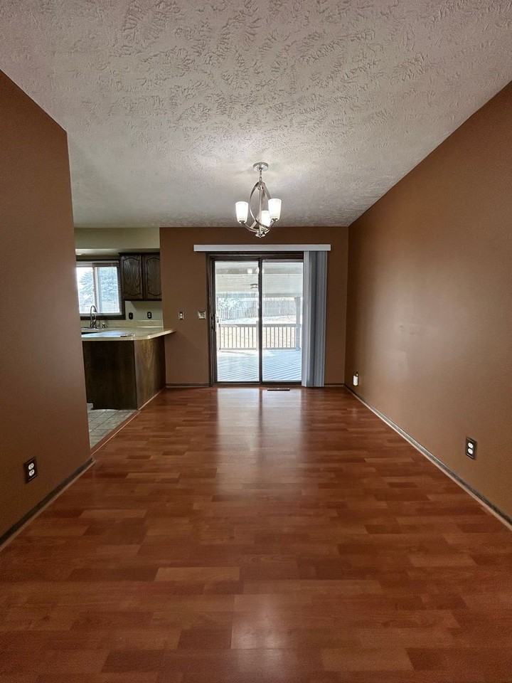 7516 Josephine St - Photo 5 of 36