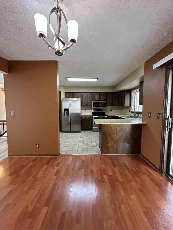 7516 Josephine St - Photo 6 of 36