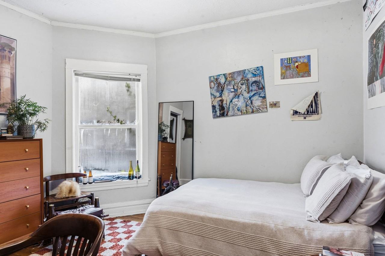 6310 N Lakewood Ave - Photo 4 of 41