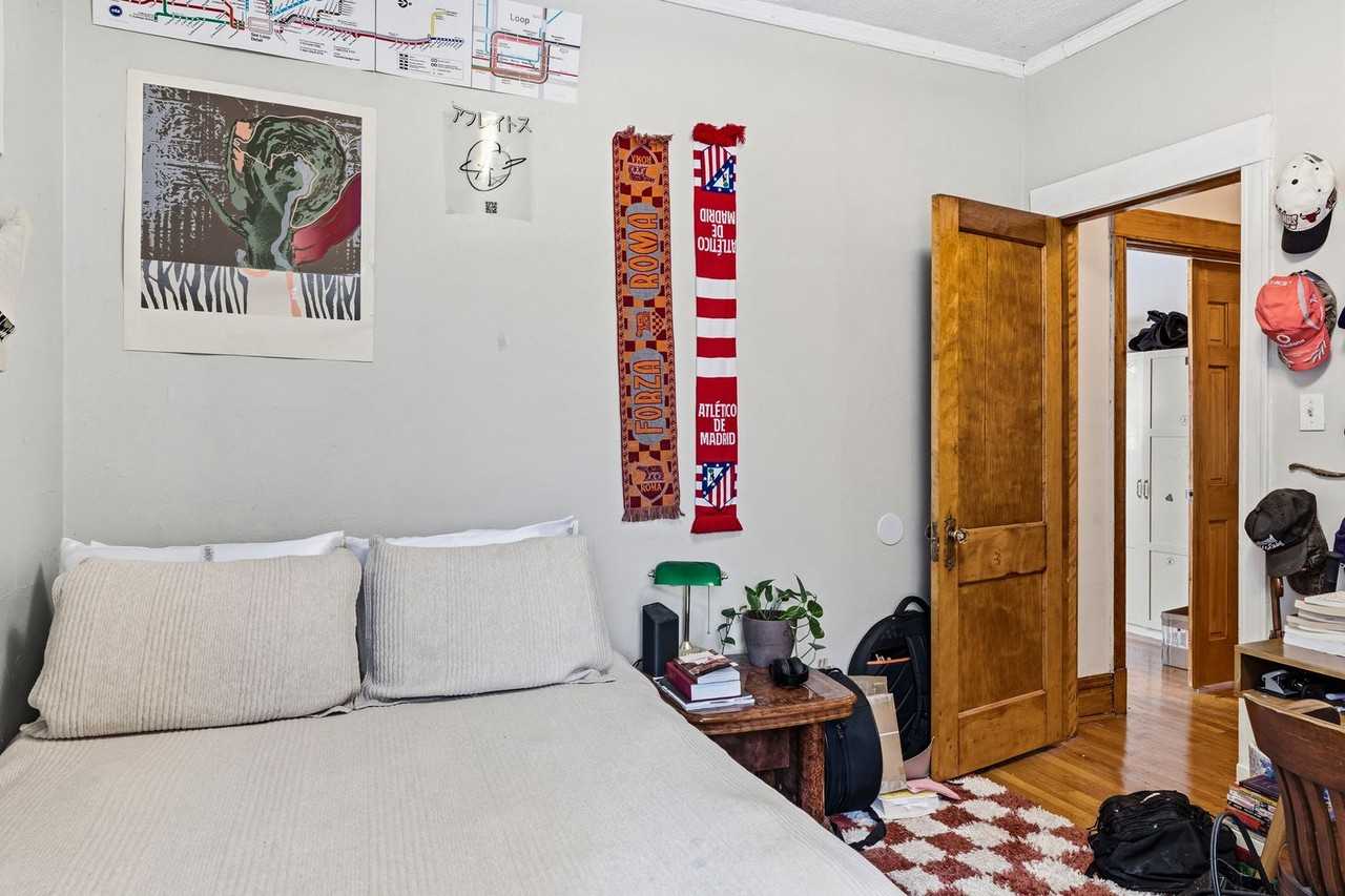 6310 N Lakewood Ave - Photo 7 of 41