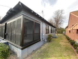 featured image of 2305 Marion St