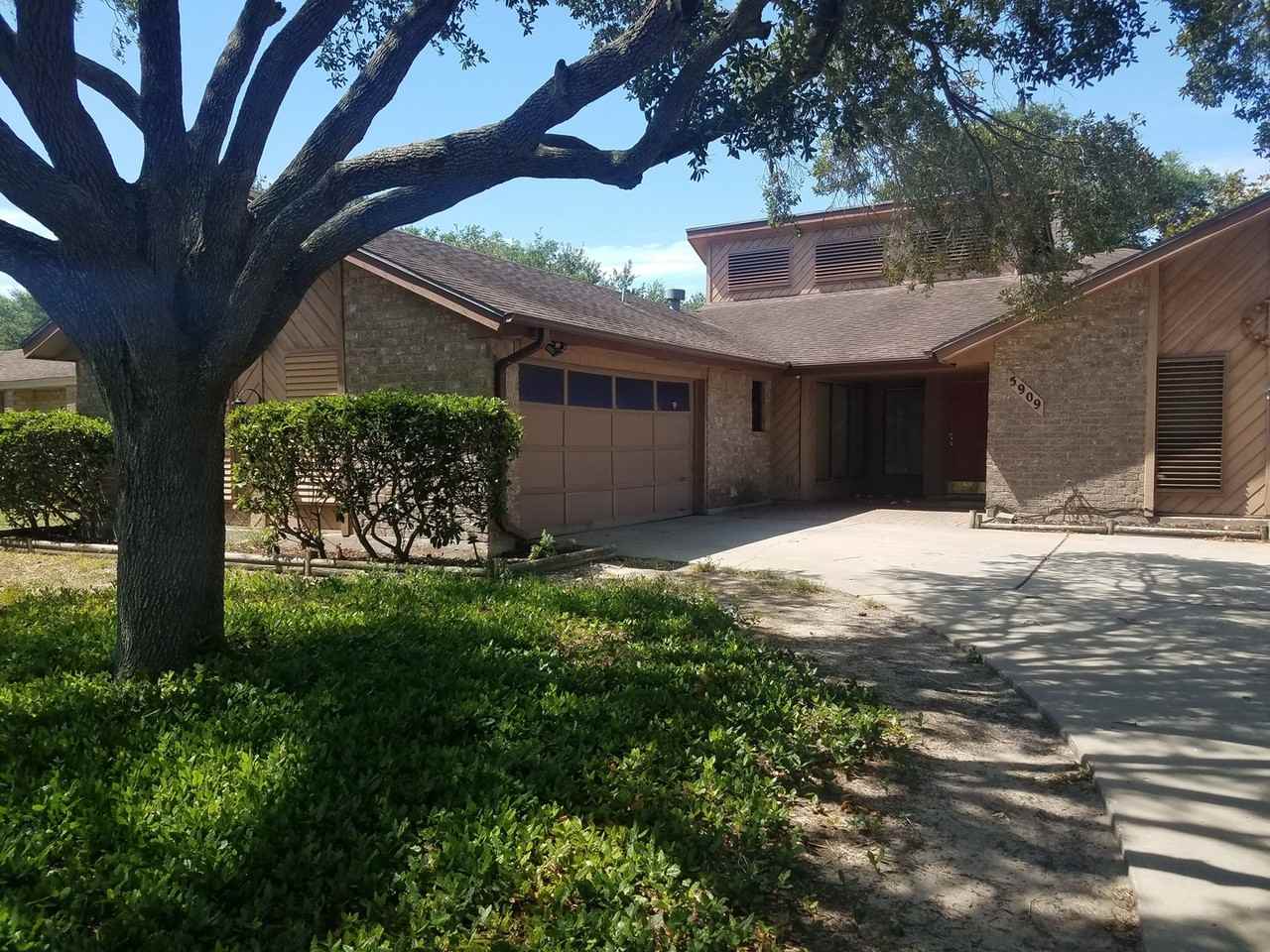 5909 Golden Canyon Dr - Photo 3 of 15