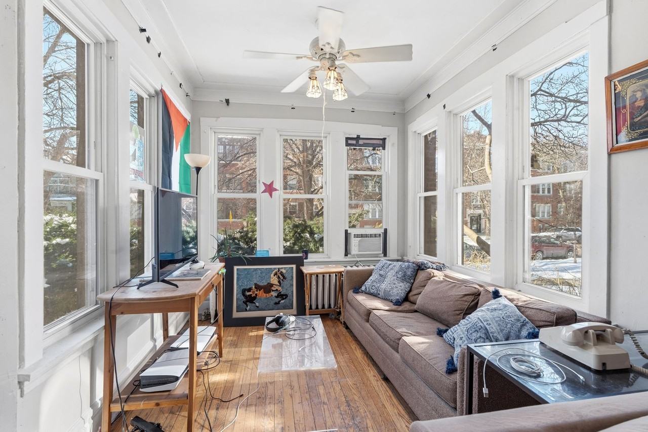 6445 Glenwood - Photo 7 of 32