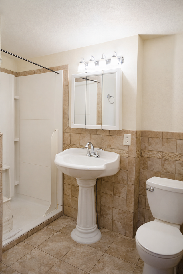 1305 E Hennepin Ave - Photo 4 of 12