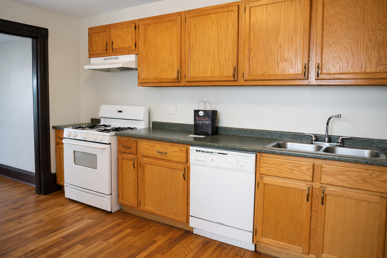 1305 E Hennepin Ave - Photo 6 of 12