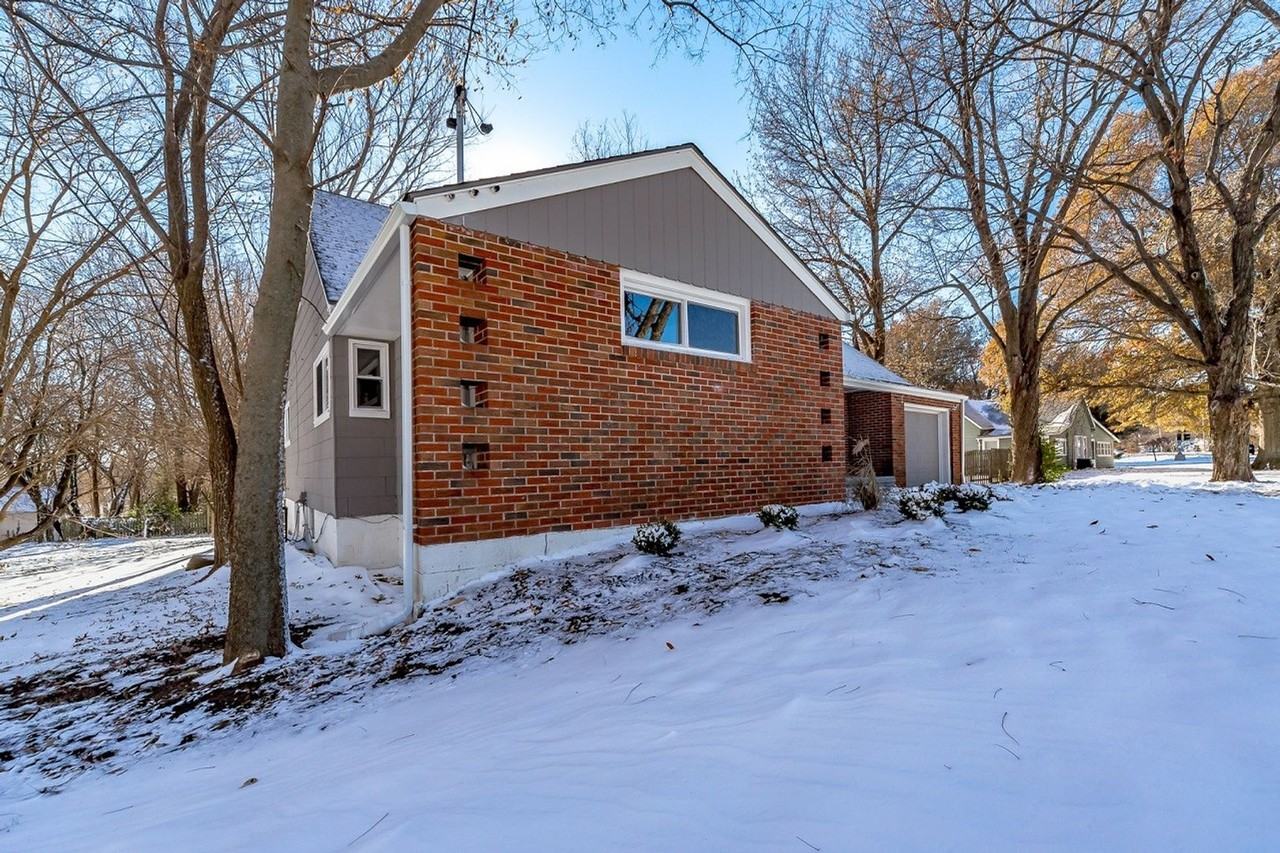 5315 Blue Ridge Blvd - Photo 3 of 43