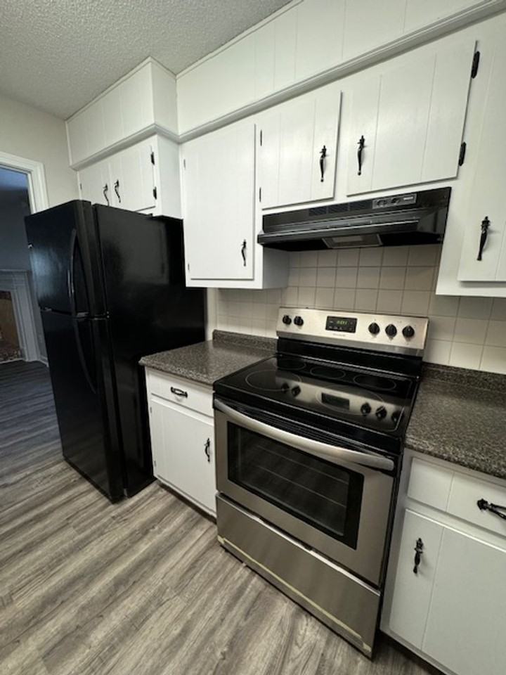 104 Village Ct - Photo 3 of 20