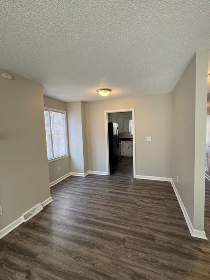 104 Village Ct - Photo 6 of 20