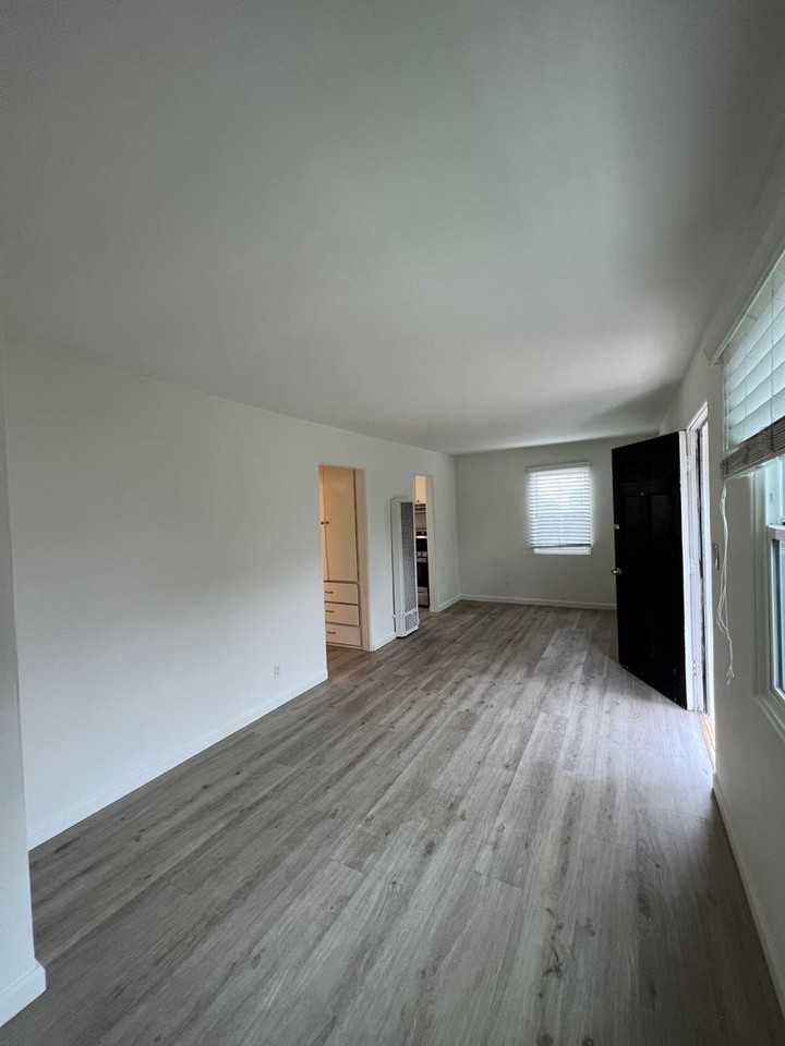 2022 Pomona Ave #A - Photo 4 of 16