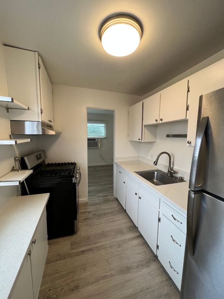 2022 Pomona Ave #A - Photo 7 of 16