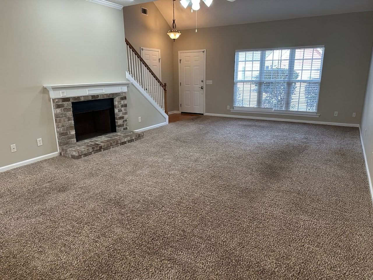 7 Crossing Dr - Photo 4 of 30