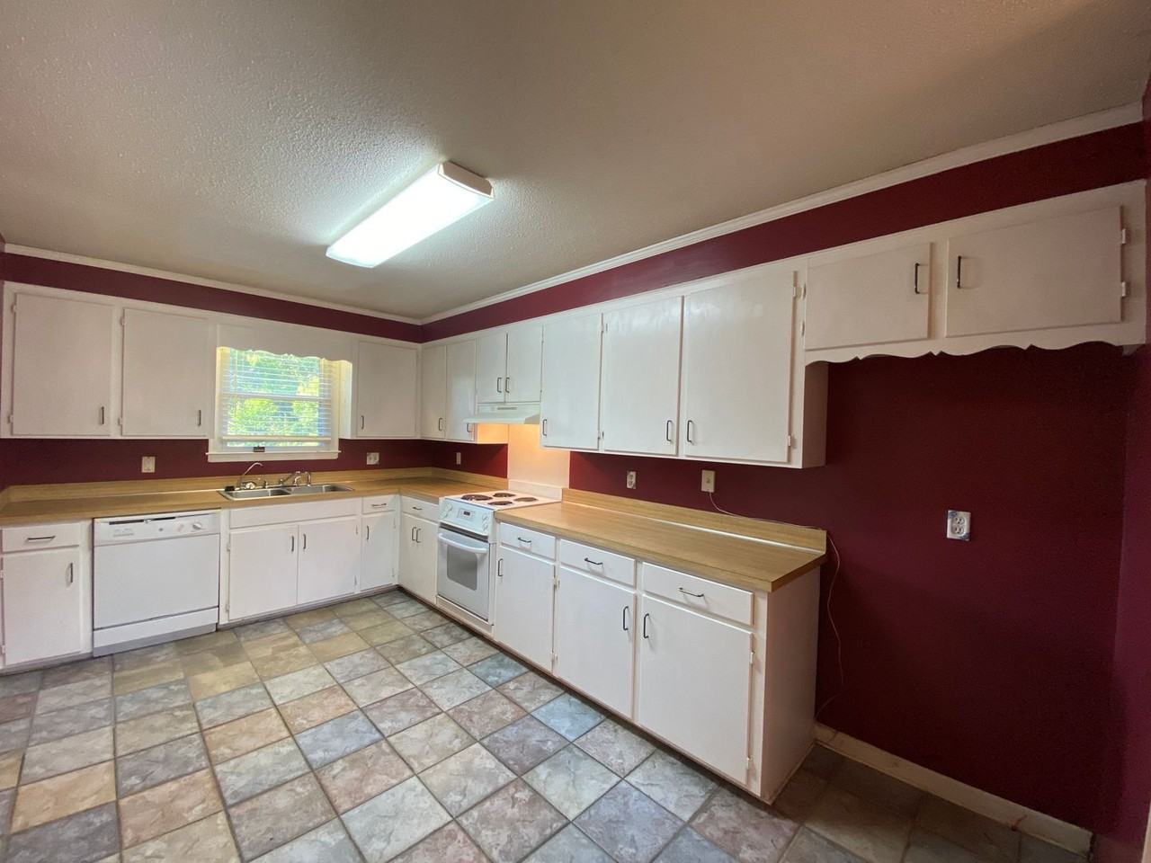 915 Evergreen Ave - Photo 5 of 16