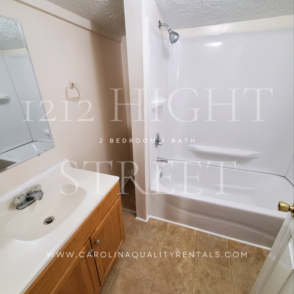 1212 Hight St - Photo 5 of 7