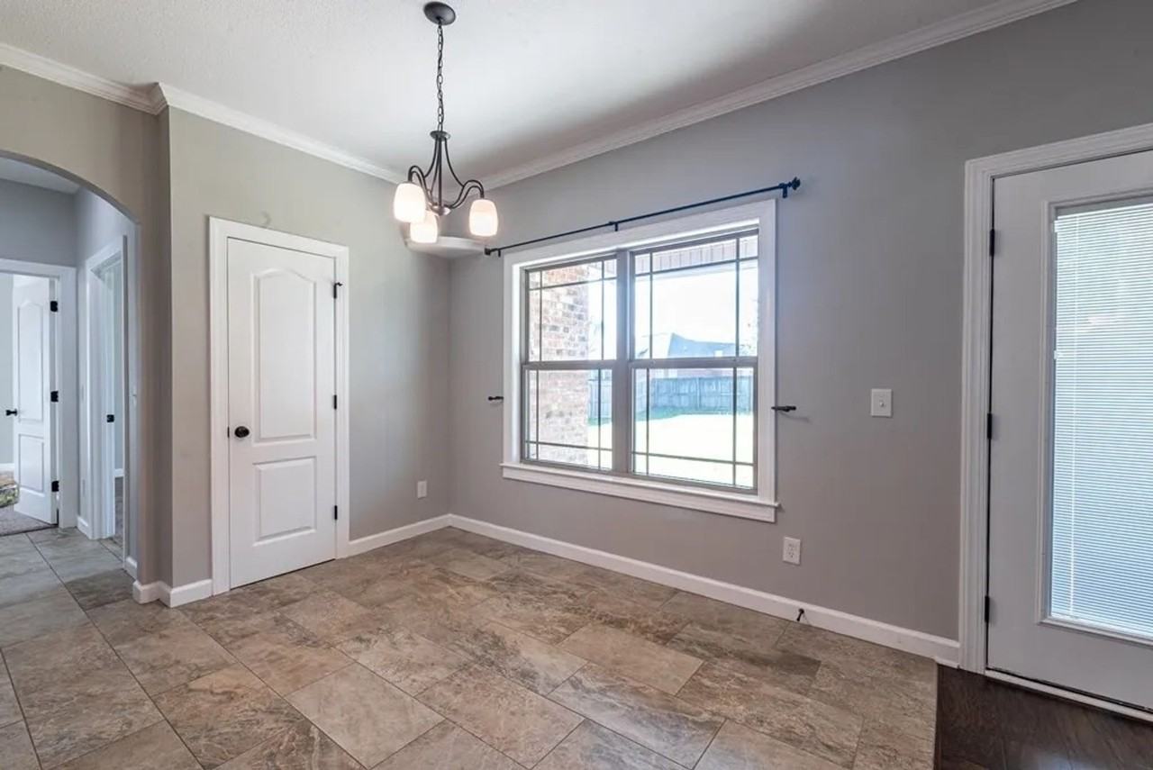 105 Birchwood Pl - Photo 3 of 15