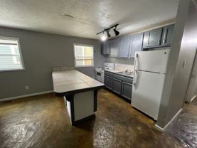 308 W 6th St - Photo 1 of 1