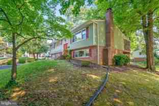 9821 Hampton Ln - Photo 1 of 1