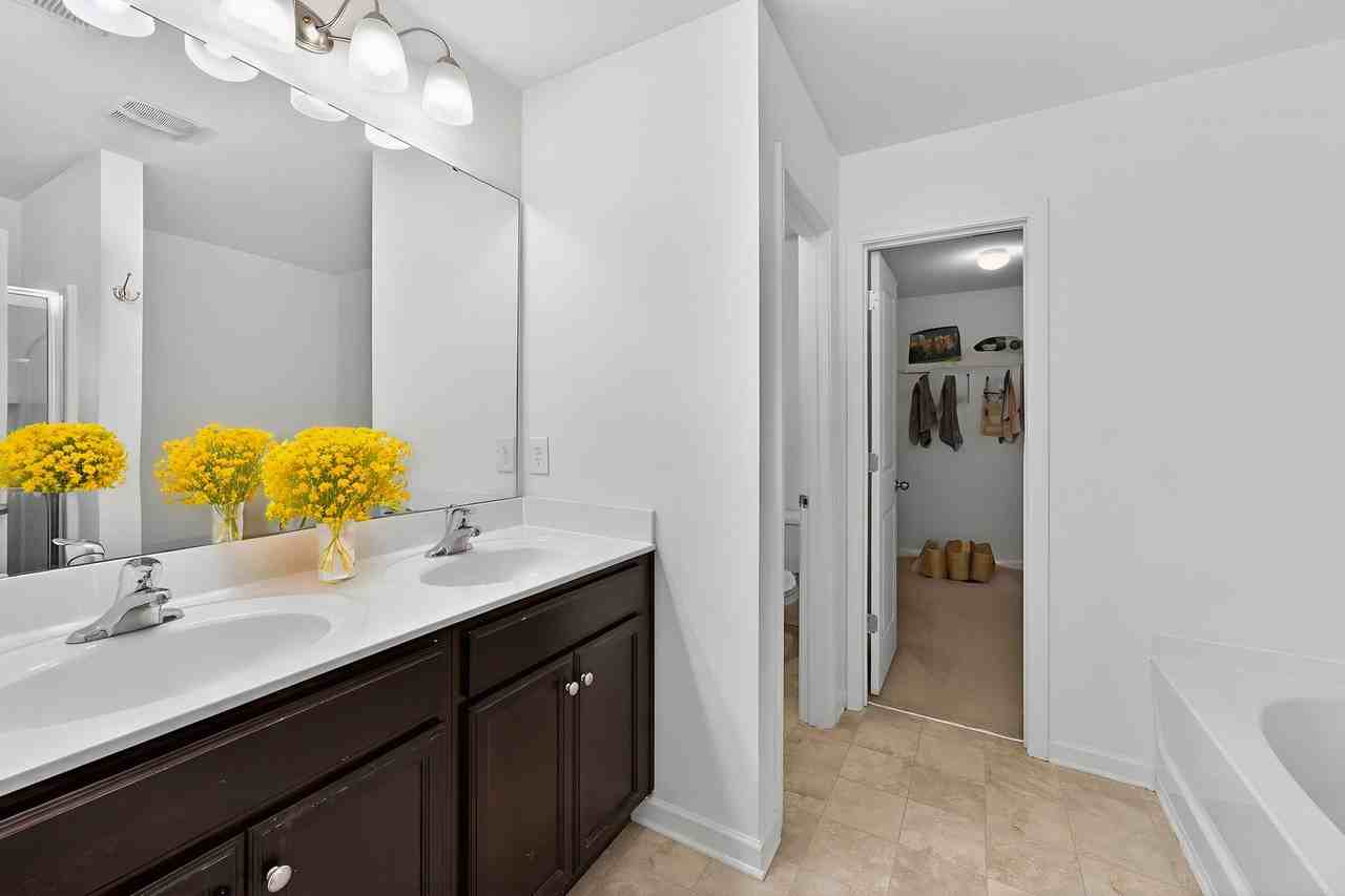 244 Solstice Dr - Photo 3 of 44