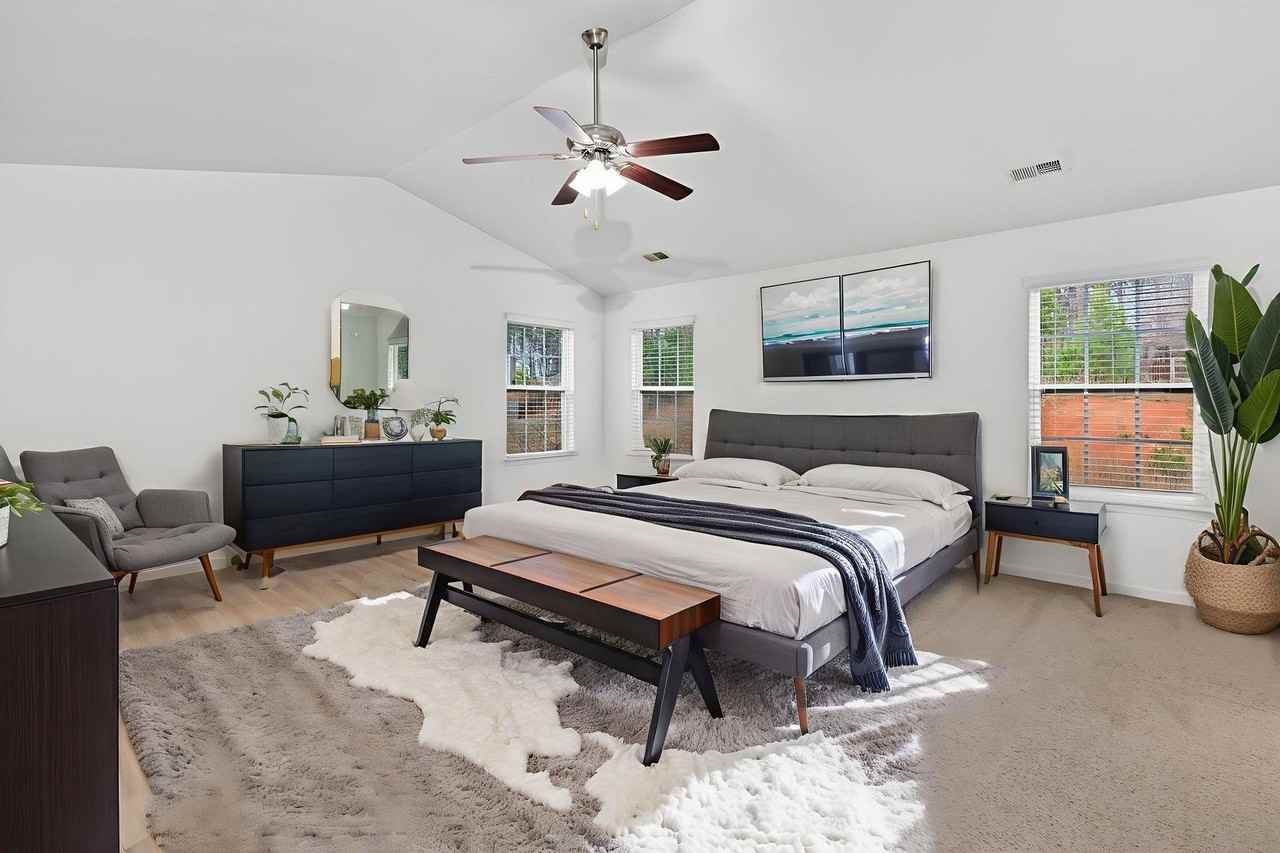 244 Solstice Dr - Photo 5 of 44