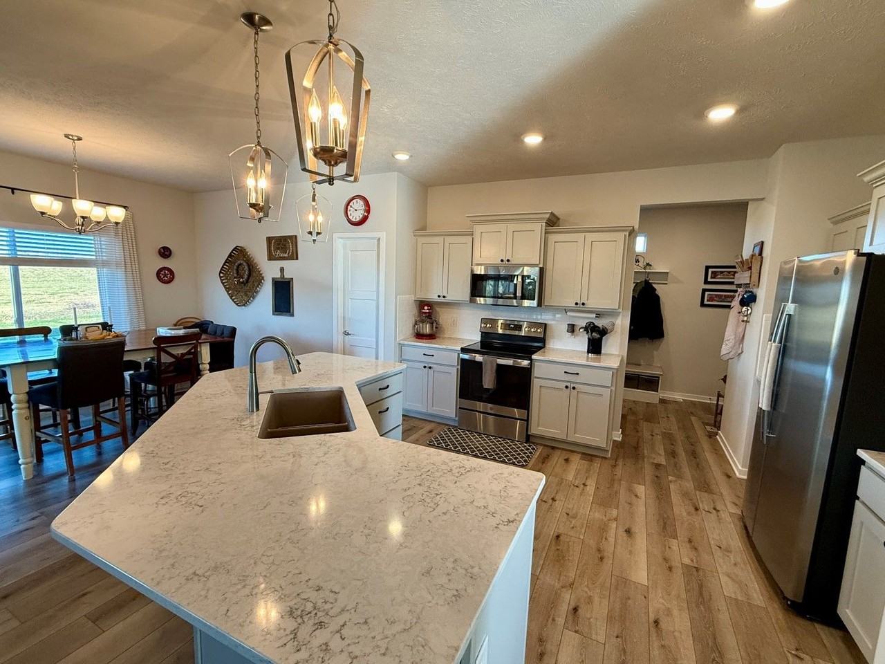 5010 Sheridan Rd - Photo 7 of 33