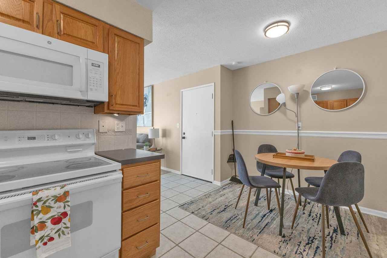 2811 Pembroke Ln - Photo 7 of 16