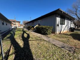 featured image of 1046 W Elm St