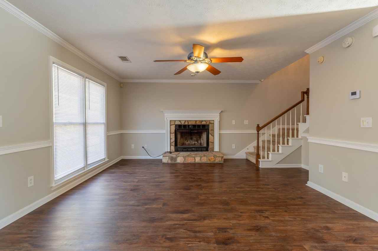 4186 Lindale Ct - Photo 4 of 15