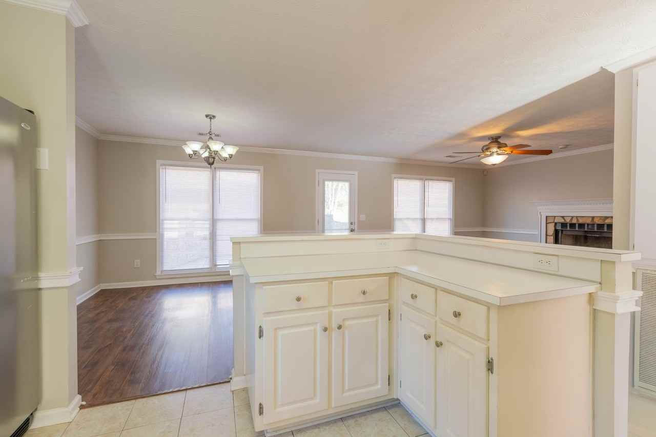 4186 Lindale Ct - Photo 6 of 15