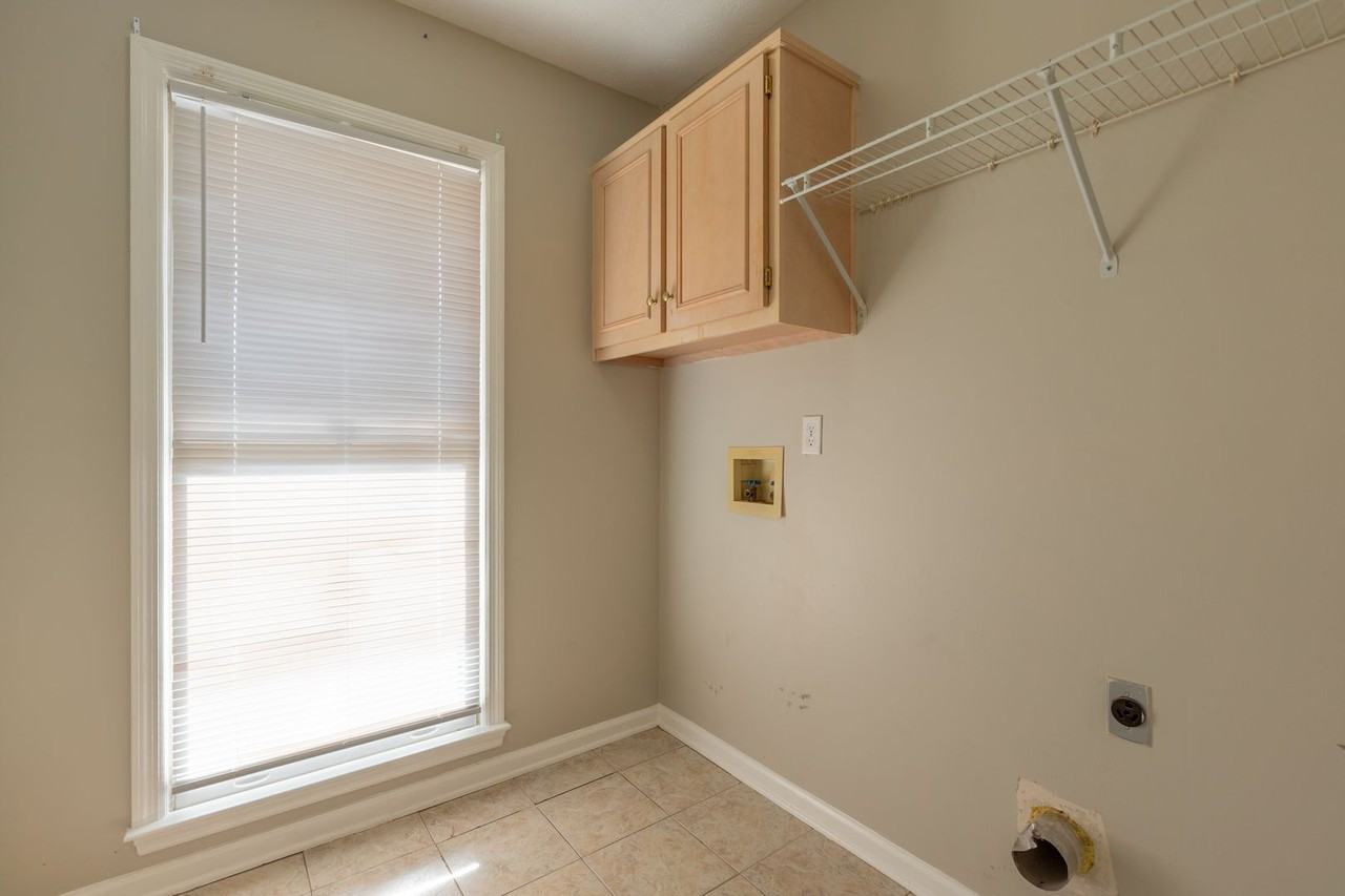 4186 Lindale Ct - Photo 7 of 15