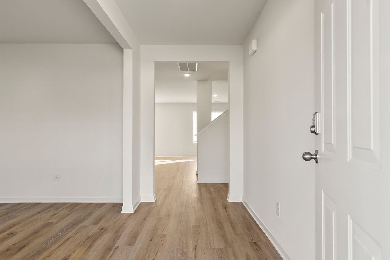 3917 Magnolia Hills Dr - Photo 2 of 29