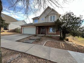 1004 Ne Carnahan Ct - Photo 1 of 1