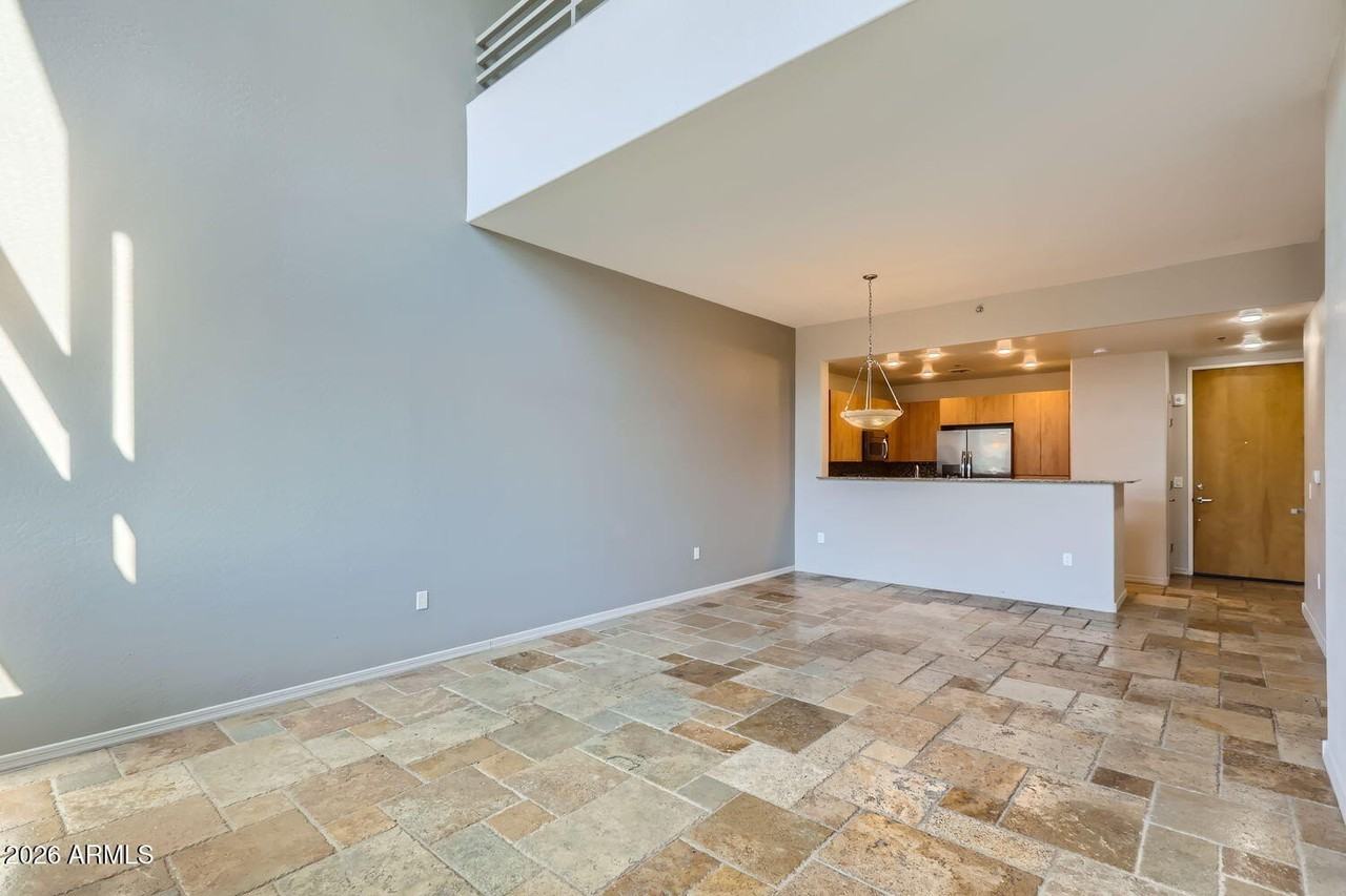 17 W Vernon Ave Unit 615 #615 - Photo 4 of 50