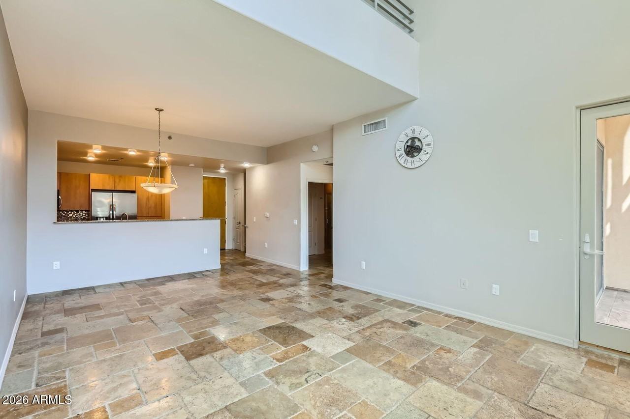 17 W Vernon Ave Unit 615 #615 - Photo 5 of 50