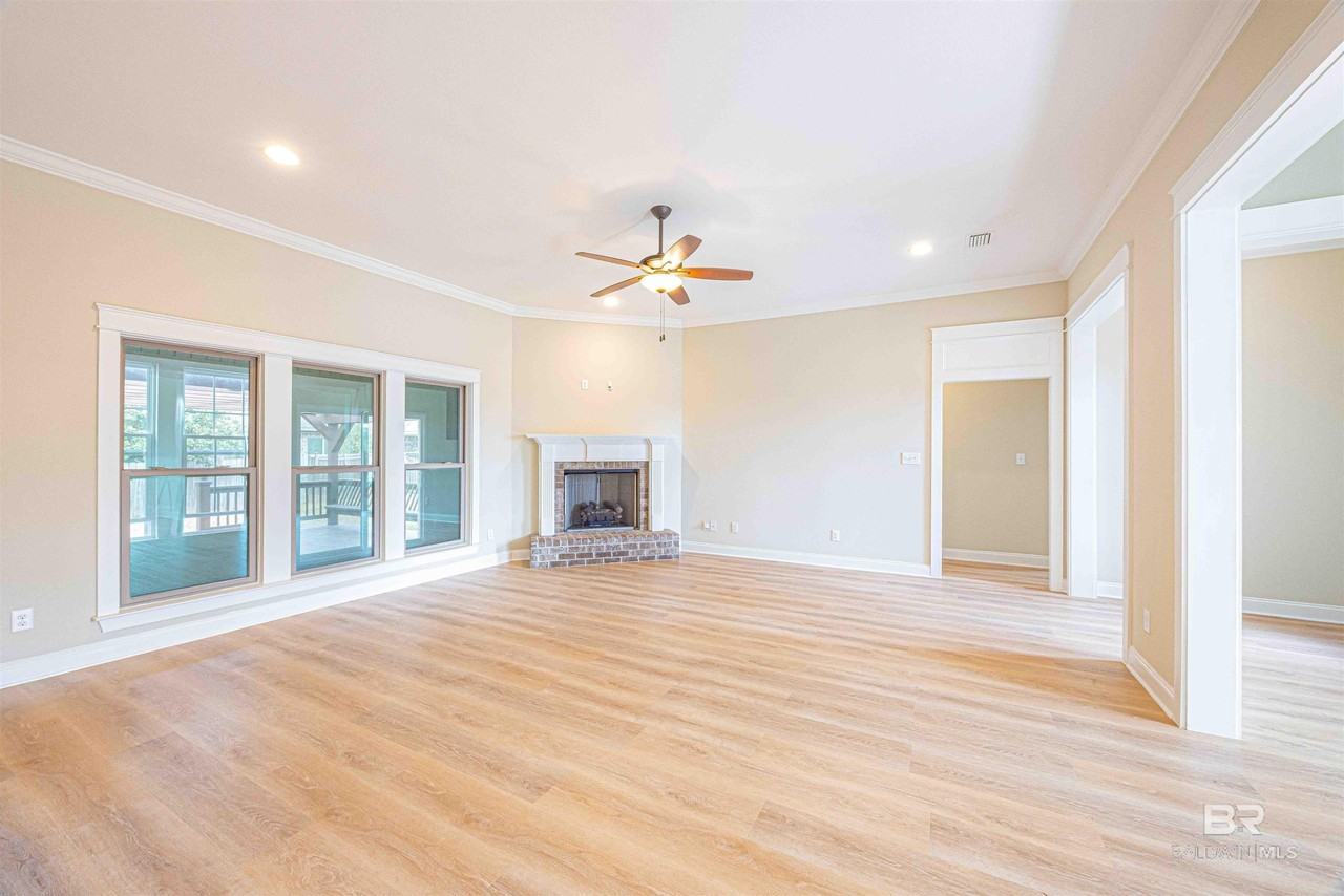 27069 Gramercy Ln - Photo 3 of 26