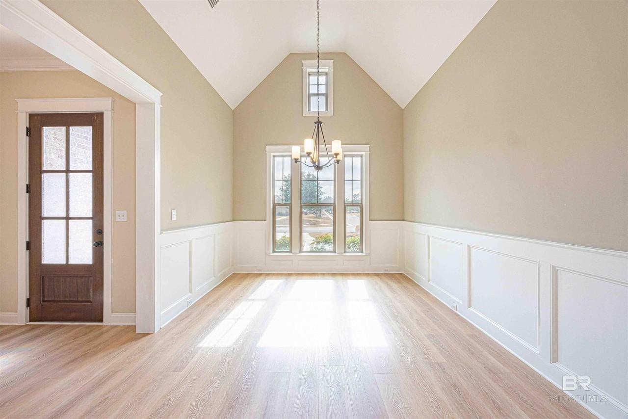 27069 Gramercy Ln - Photo 5 of 26