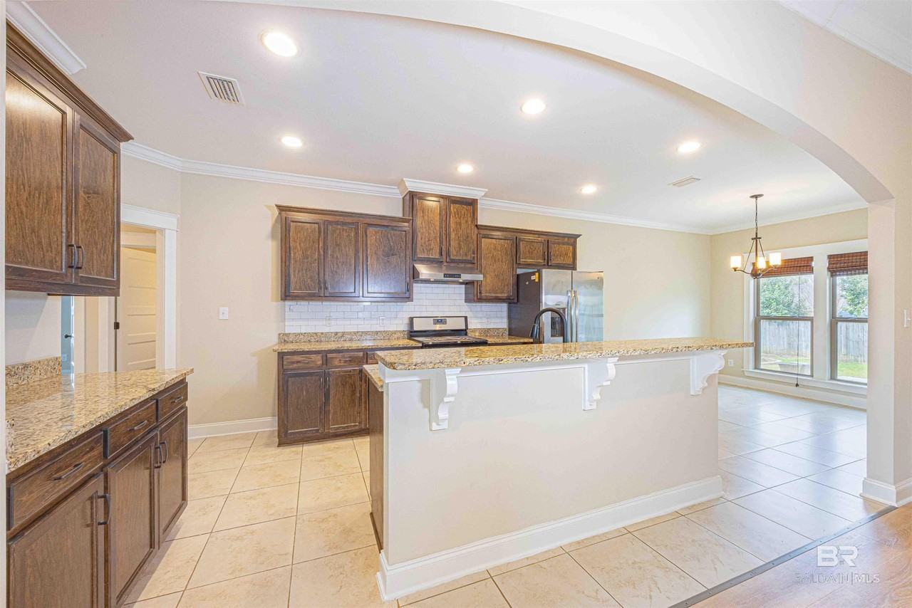 27069 Gramercy Ln - Photo 6 of 26