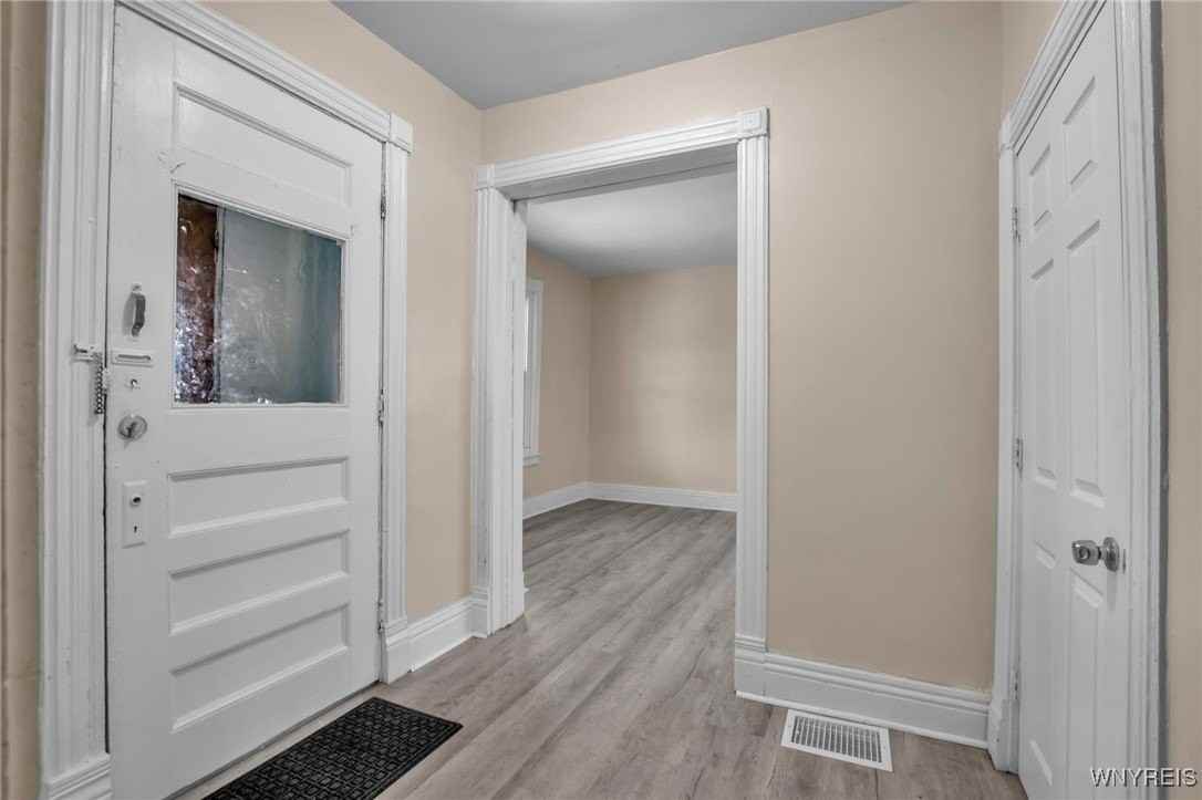 395 Hampshire St - Photo 3 of 23