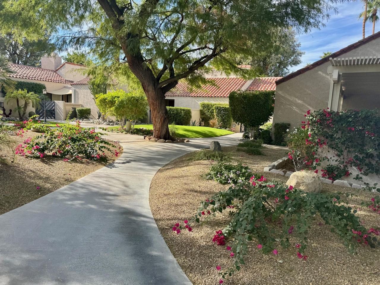 310 Forest Hills Dr - Photo 2 of 44