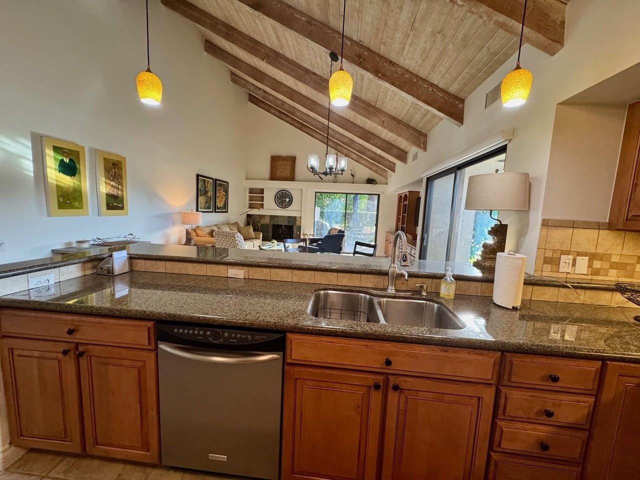 310 Forest Hills Dr - Photo 5 of 44