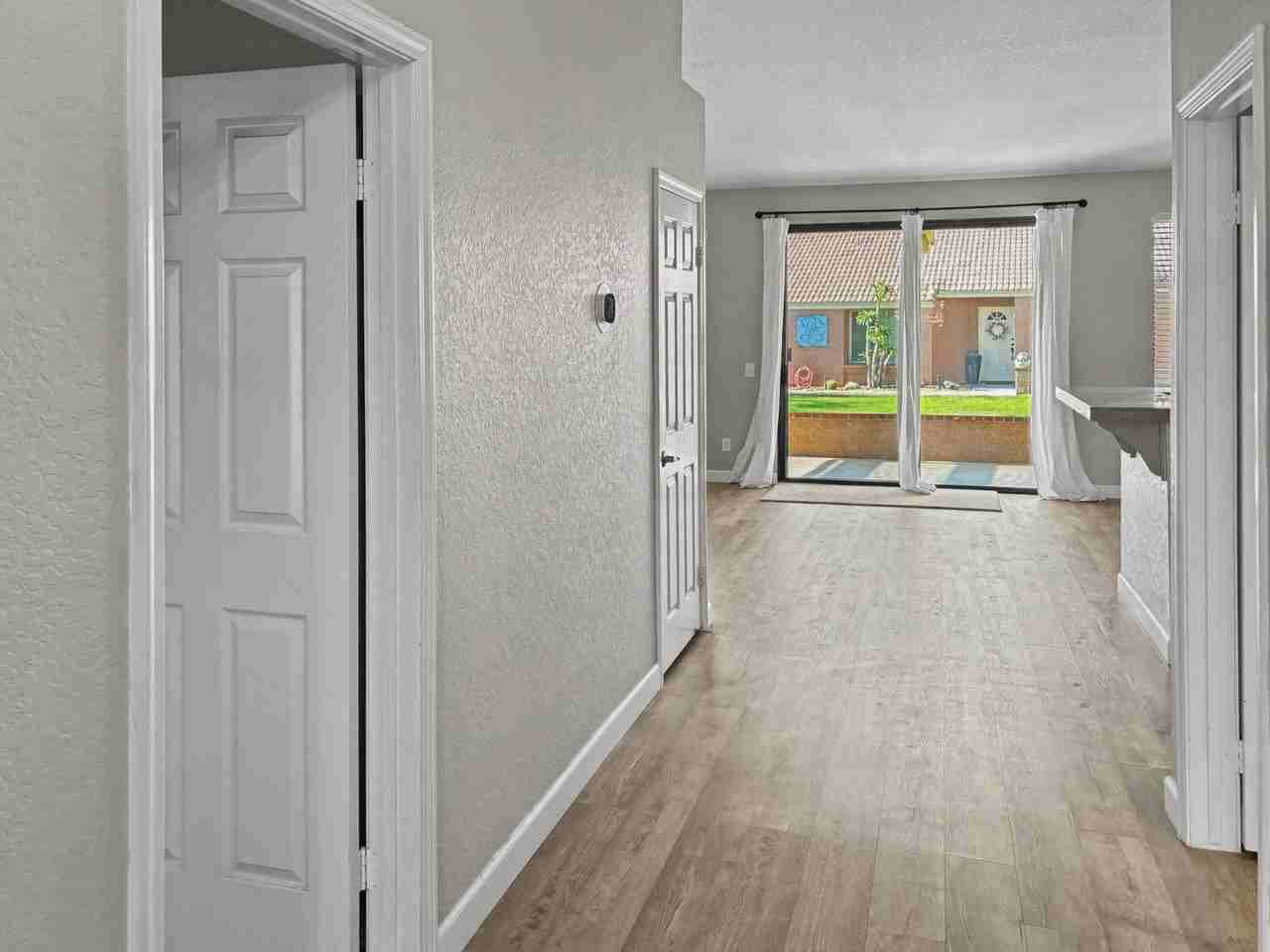 76915 Turendot St - Photo 7 of 50