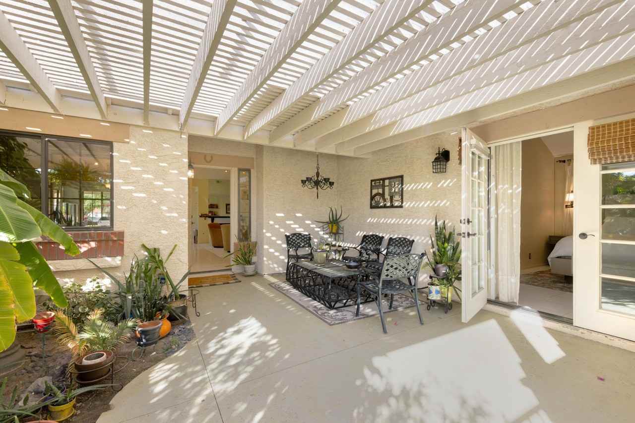 101 Avellino Cir - Photo 2 of 42